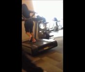 Big ass jiggling on the treadmill